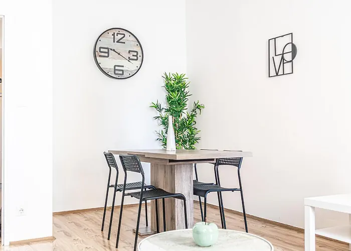 Attractive 1br And 1 Lr Comfortable Design, Great Location * וינה