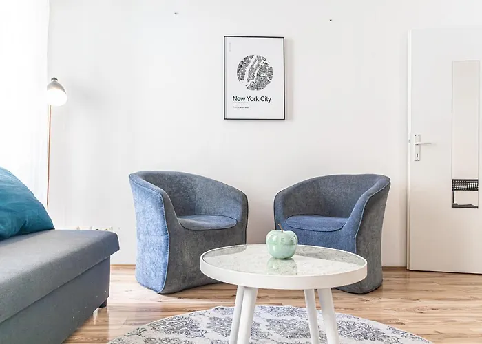 Attractive 1br And 1 Lr Comfortable Design, Great Location דירה