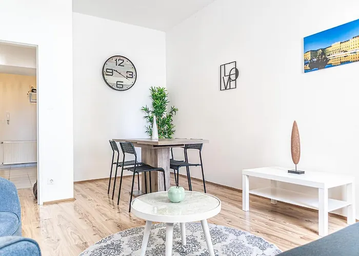 דירה Attractive 1br And 1 Lr Comfortable Design, Great Location *