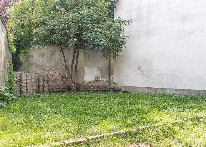Attractive 1br And 1 Lr Comfortable Design, Great Location *