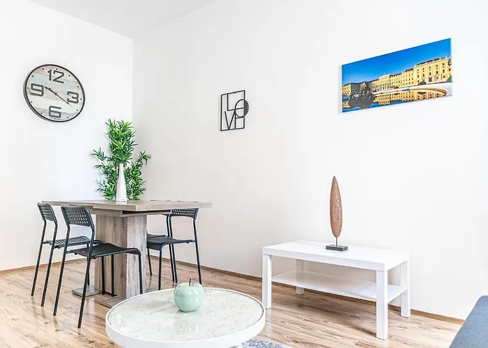 Attractive 1br And 1 Lr Comfortable Design, Great Location * וינה