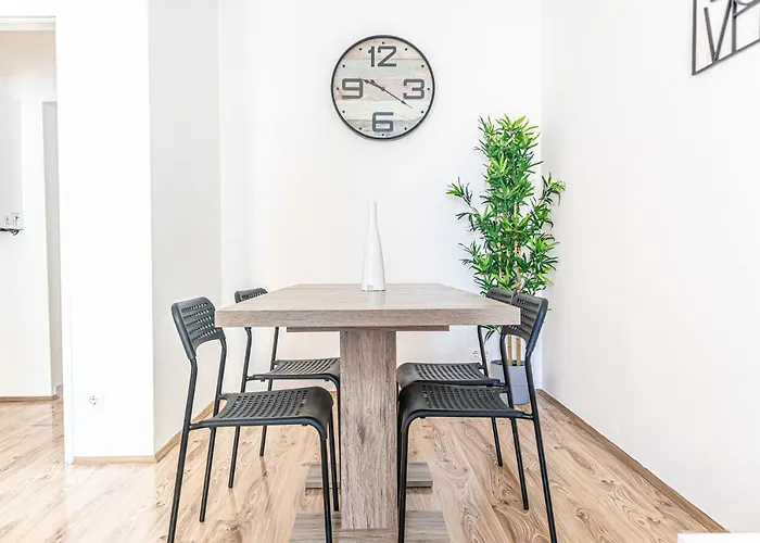 דירה Attractive 1br And 1 Lr Comfortable Design, Great Location וינה