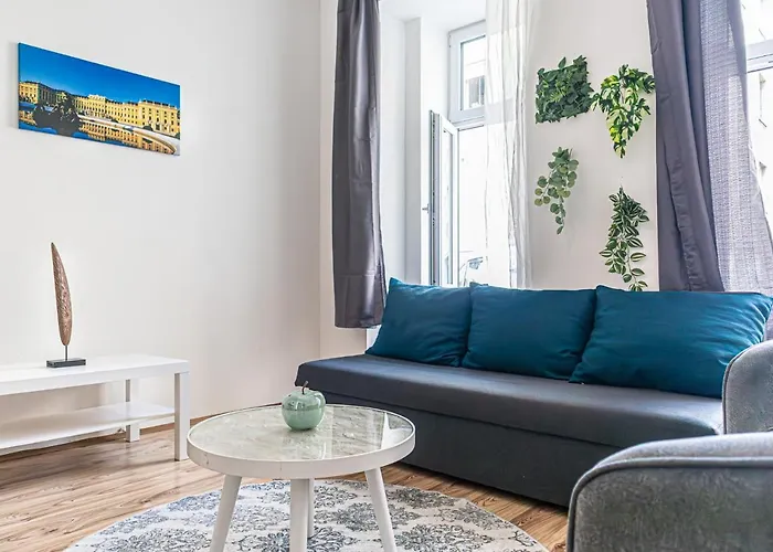 Attractive 1br And 1 Lr Comfortable Design, Great Location דירה